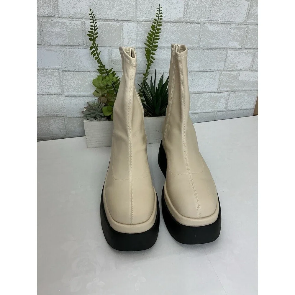 call it spring Women's  boots  Size 11 In New Condition With Out Box